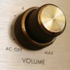 Fisher 500-B Volume knob - original cap.jpg