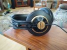 AKG.jpg