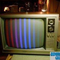 1967 Zenith 25" table set