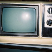 Zenith AC-DC 9"