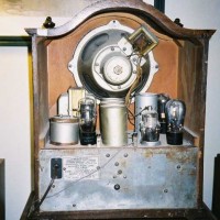 1930 Sparton inside