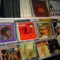 vinyl_rack_2_04-2007