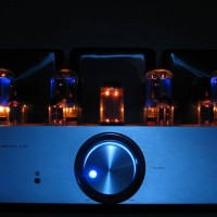 Cayin A-70T tube Integrated