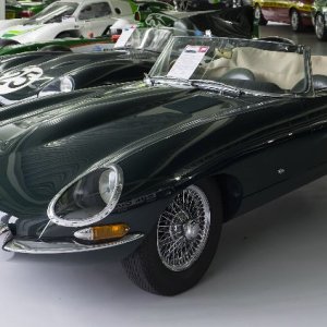 Jaguar_E-Type_Series_1_3.8_Litre_1961.jpg