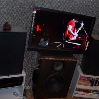 subwoofer15"+central ch integrated. very good thing