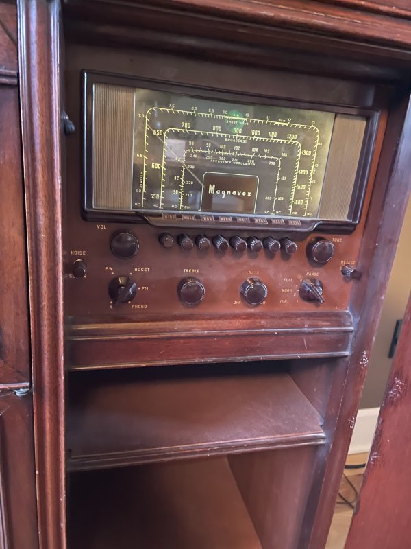 1948 Windsor Imperial Radio