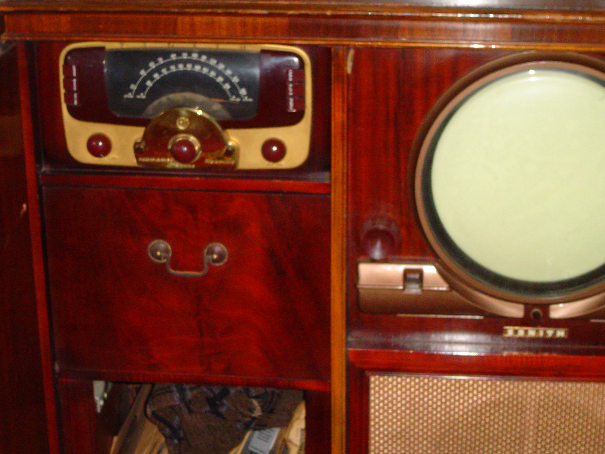 1949_Zenith_open2