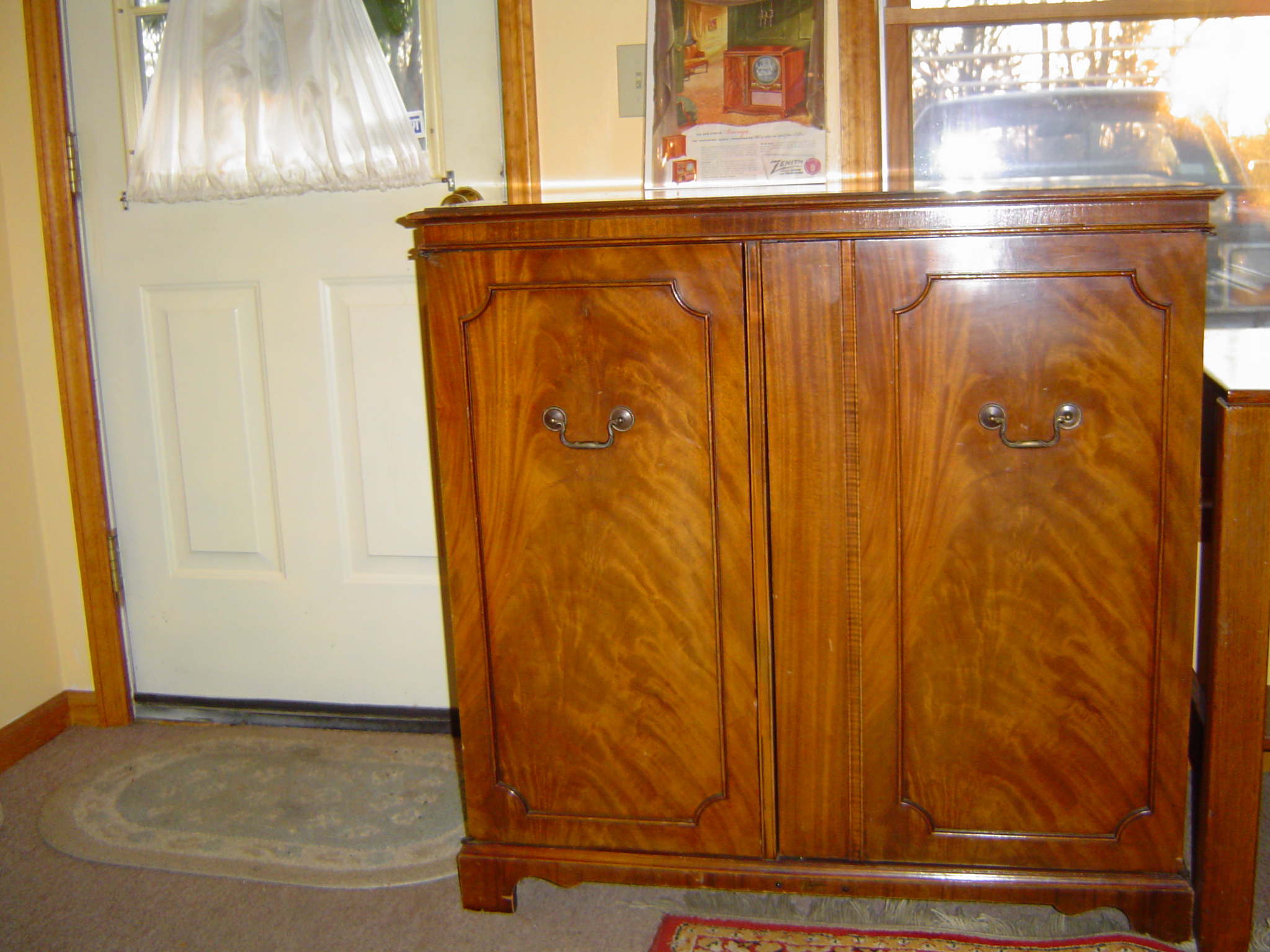 1949_Zenith_tv_closed