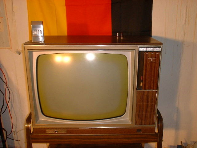 1967 Zenith space command 600 color TV