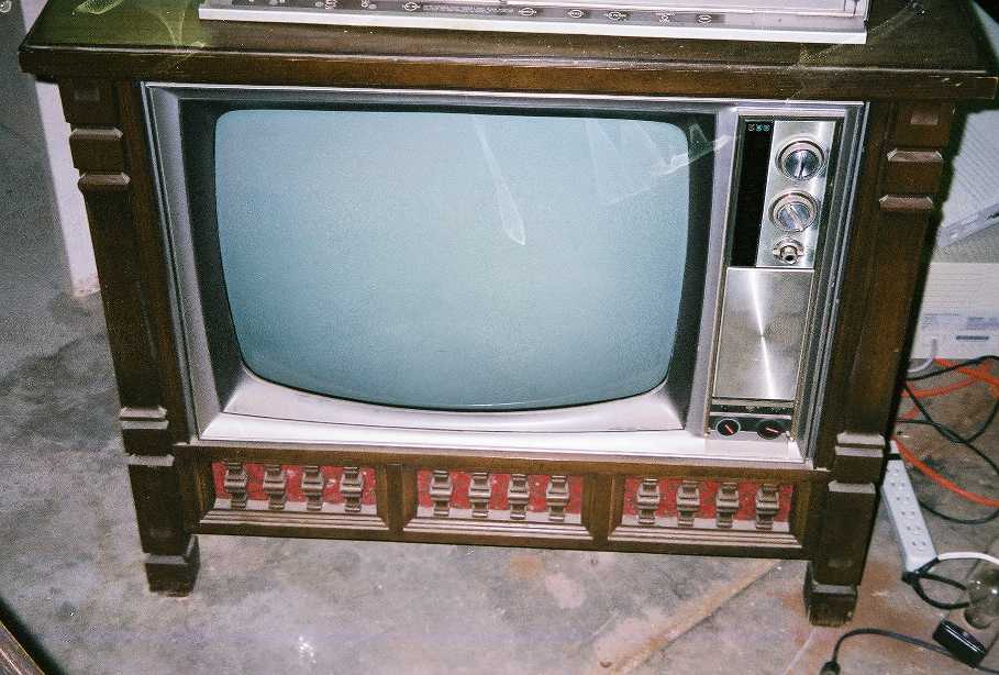 1969 GE Color Console