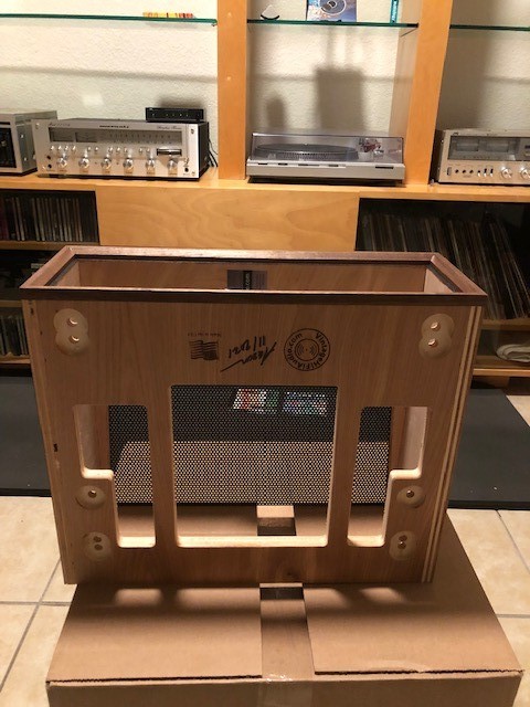 2252B Wooden Case Pic2 (2)