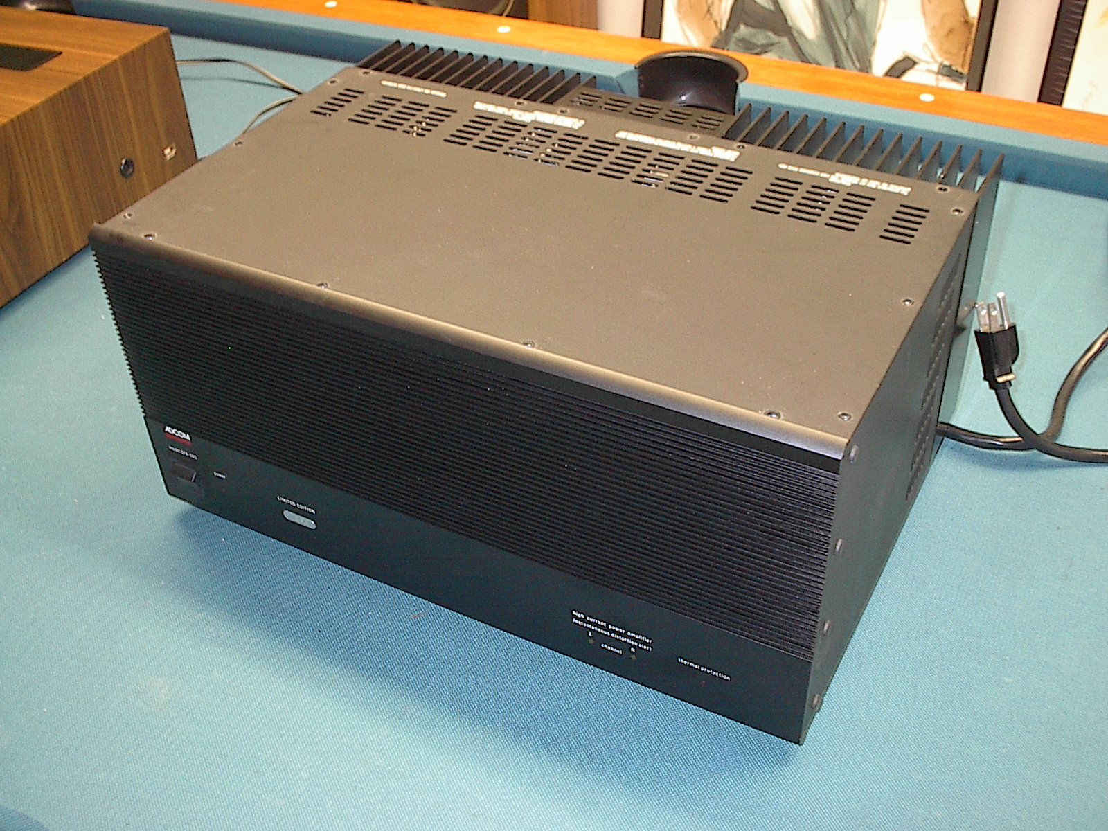 Adcom GFA-585