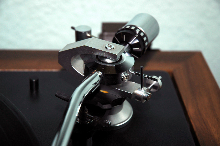 C.E.C. BD-6000