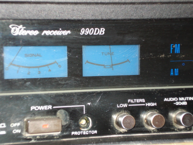 close up of Sansui 990db