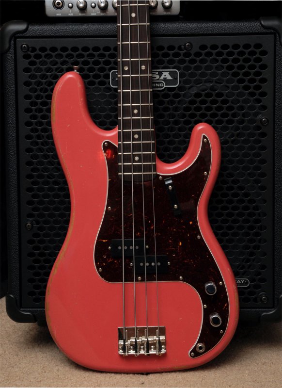 DSC_7982a cr red.jpg