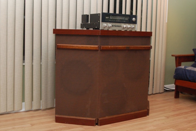 F-100 speaker and MAC-1700 receiver, in from the cold at last!