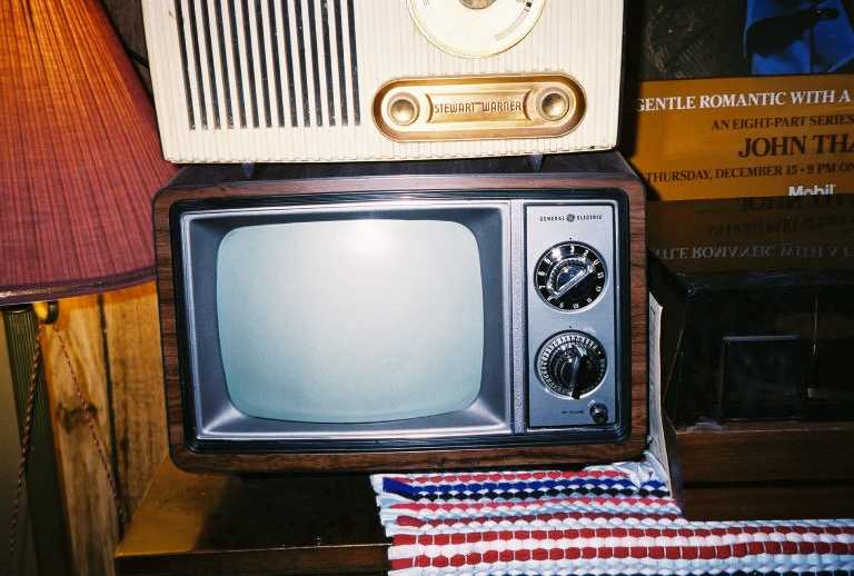 GE 10" solid state color