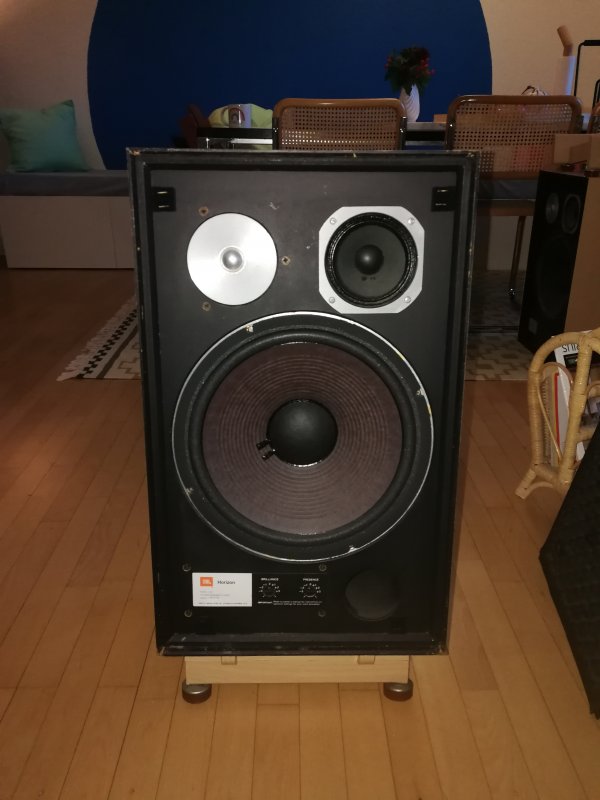 JBL L166 Horizon front