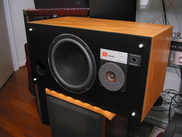 JBL L26