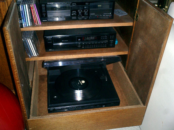 kenwood hidden in the livingroom