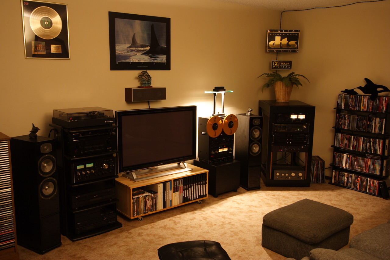 Livingroom stereo/home theater