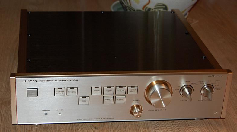 Luxman C-05