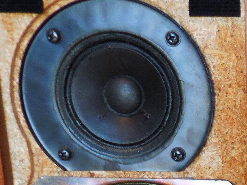 Minimus-1 Stock Tweeter