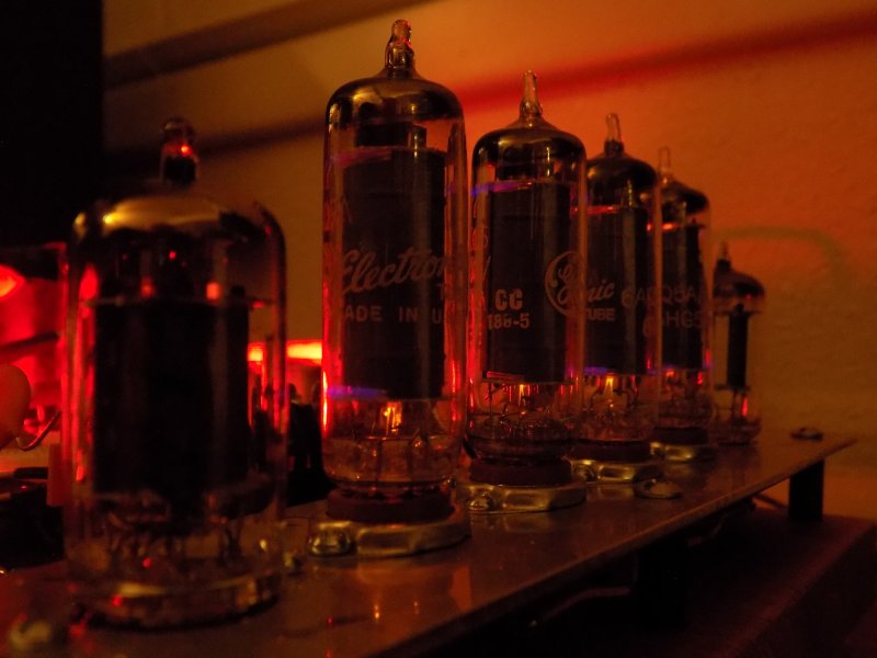 Mirror Mite Tubes Glowing