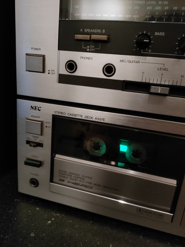 NEC K537E
