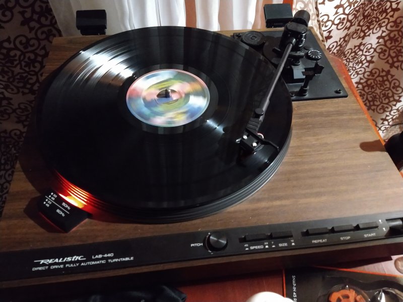 Realistic LAB 440 Turntable