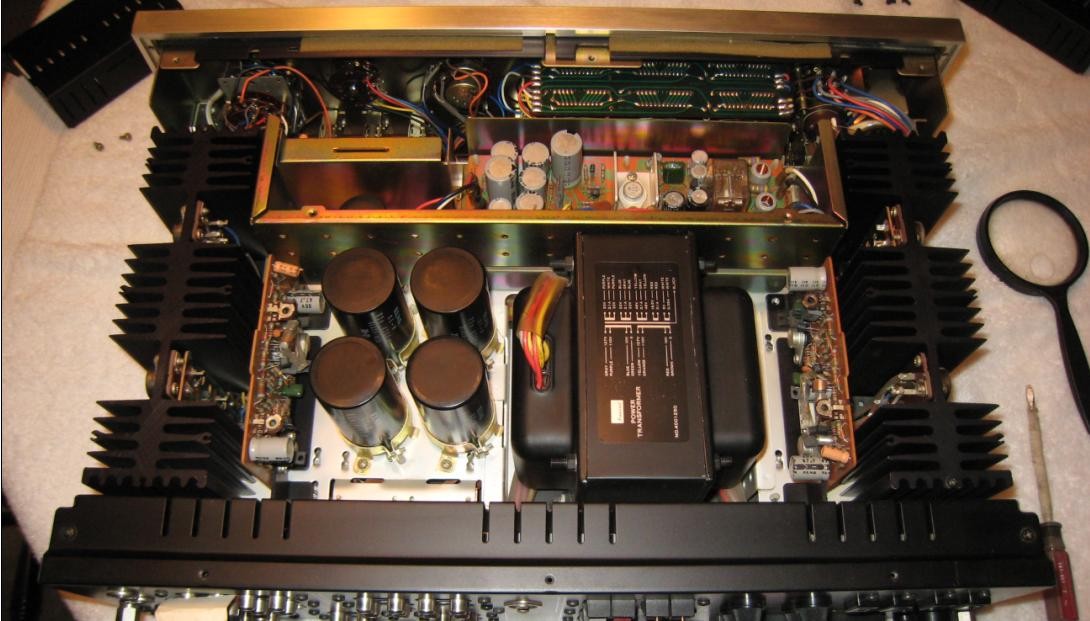 Sansui AU9500 inside