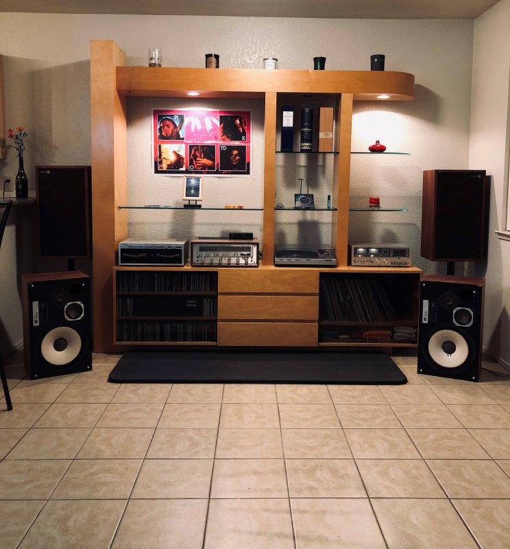 Small Listening Space With Marantz 2252b