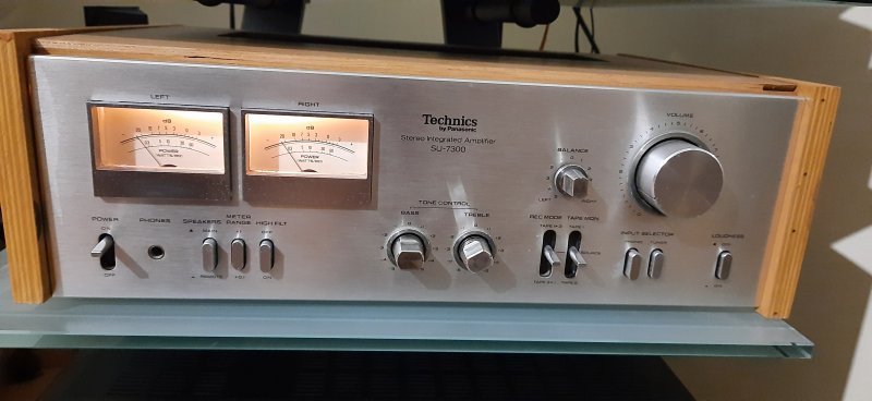 TECHNICS SU-7300