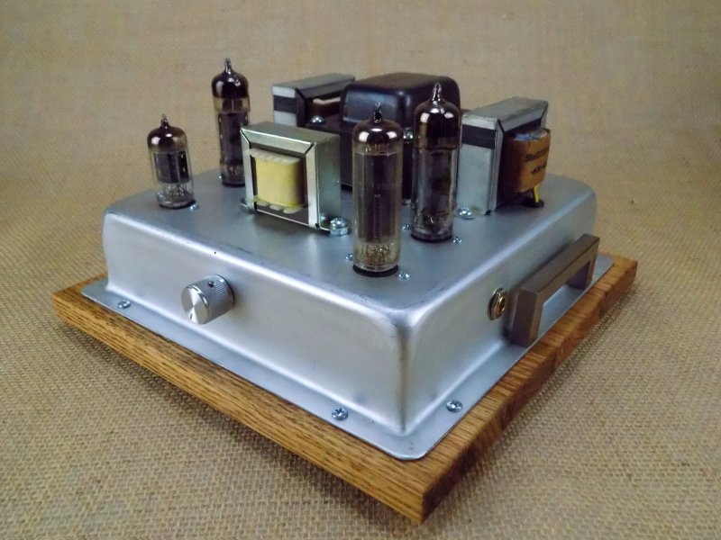 The Fat Daddio SE, A Dave Gillespie 8600 inspired 6BQ5 single ended amp in a Fat Daddio's cake pan