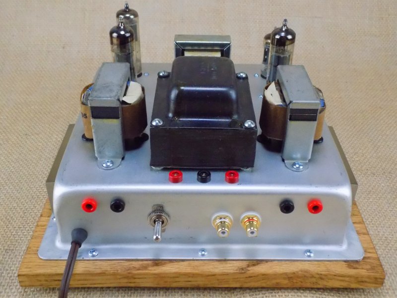 The Fat Daddio SE, A Dave Gillespie 8600 inspired 6BQ5 single ended amp in a Fat Daddio's cake pan